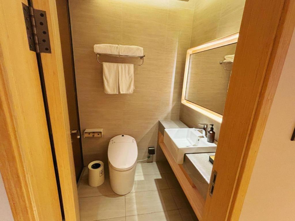 Ji Lujiazui Babaiban Hotel 4*